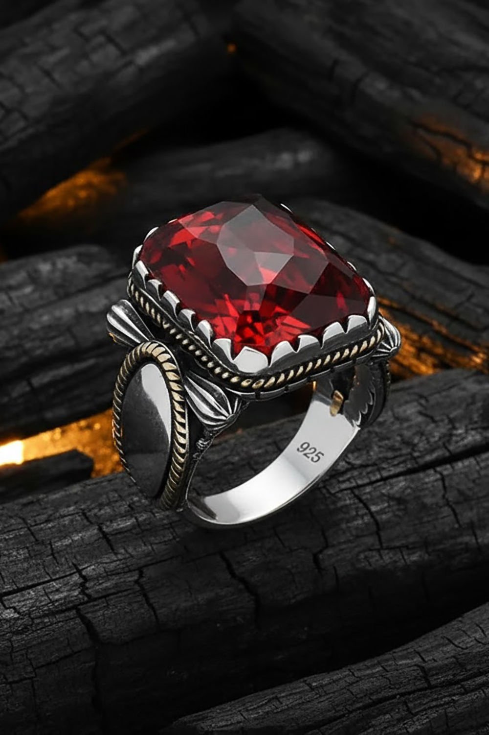 Kırmızı Zirkon Taşlı Gümüş Yüzük