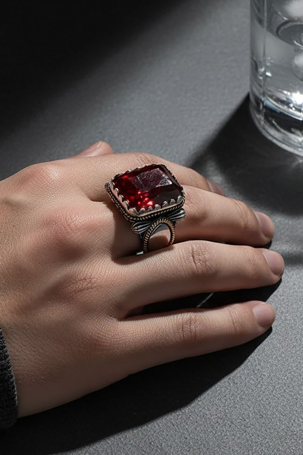 Kırmızı Zirkon Taşlı Gümüş Yüzük