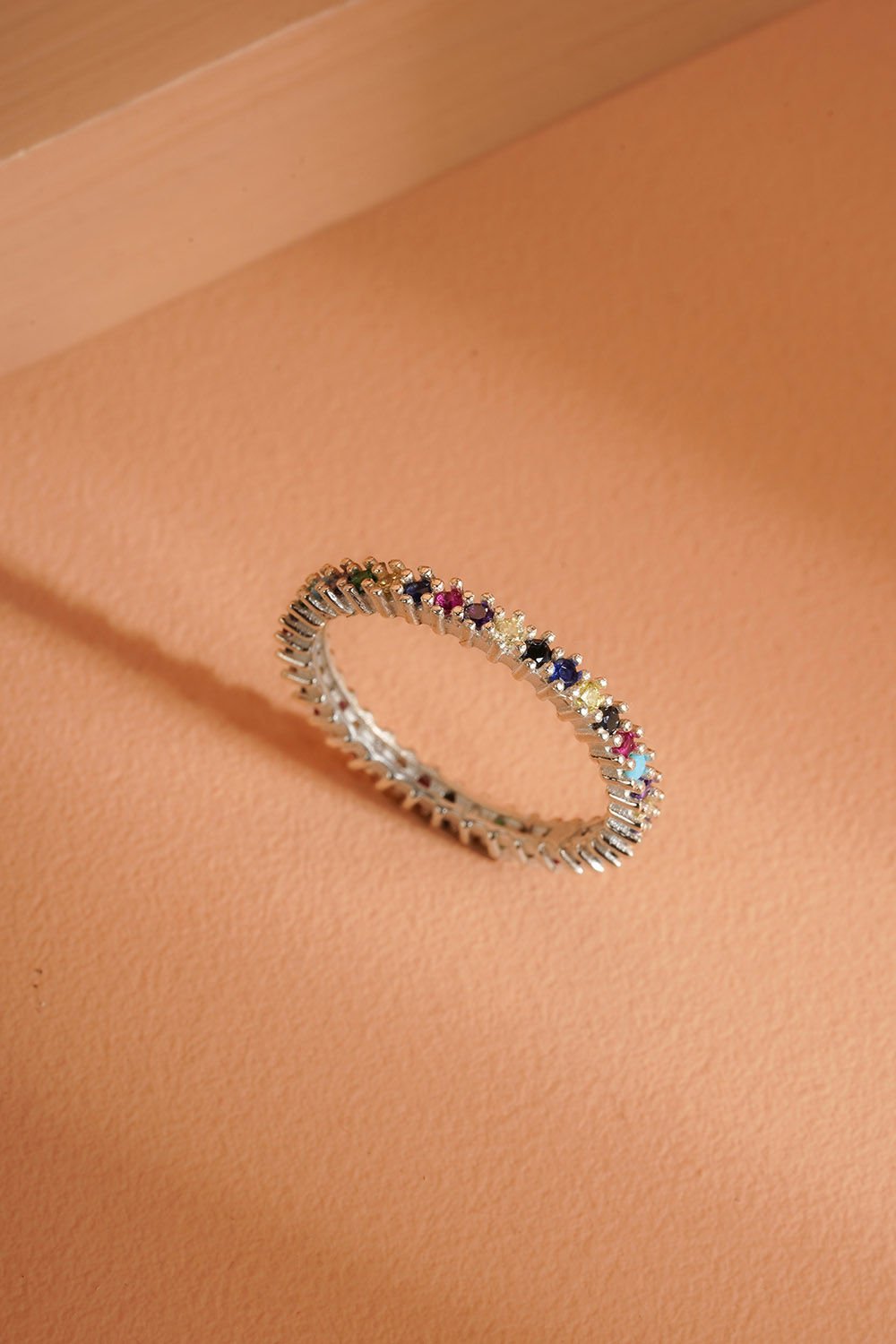 Karışık Renk Zirkon Taşlı Tek Sıra Tamtur Yüzük