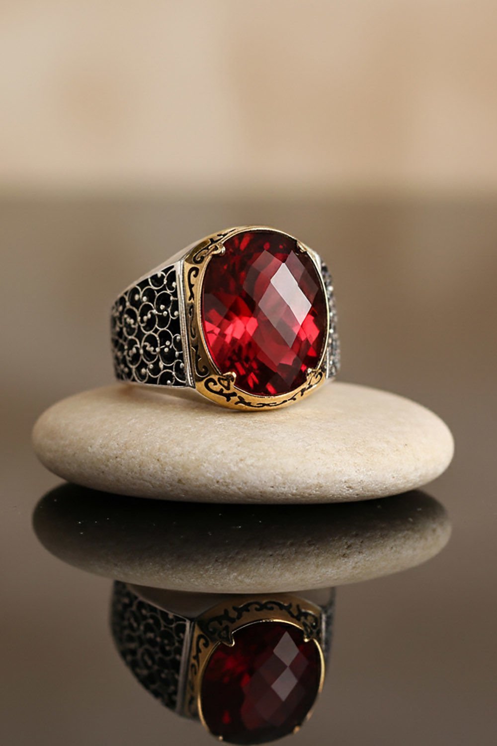 Sarmaşık Model Kırmızı Zirkon Taşlı Gümüş Yüzük