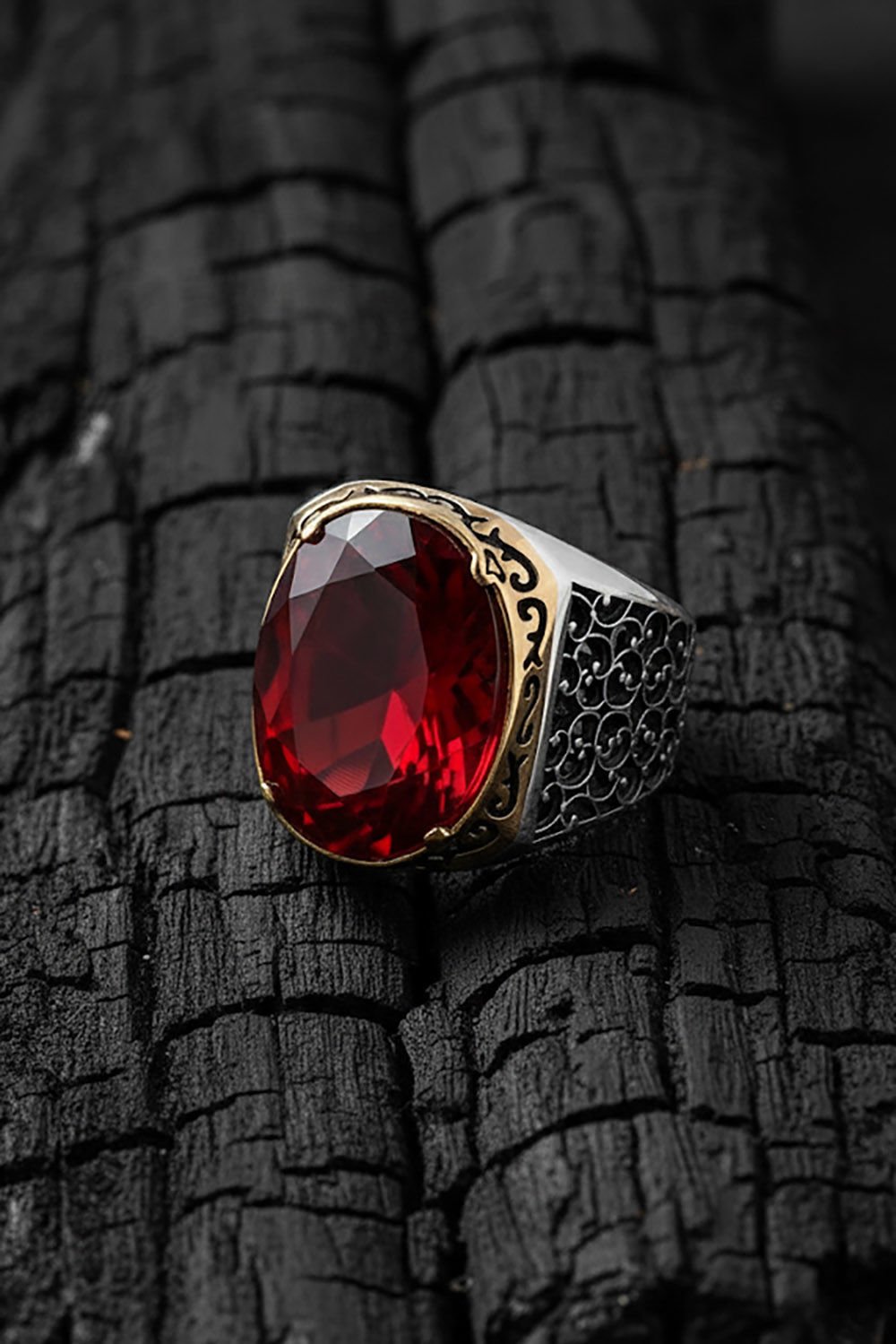 Sarmaşık Model Kırmızı Zirkon Taşlı Gümüş Yüzük