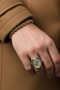 Sedef Taşı Üzerine Vav Elif Gümüş Erkek Yüzük