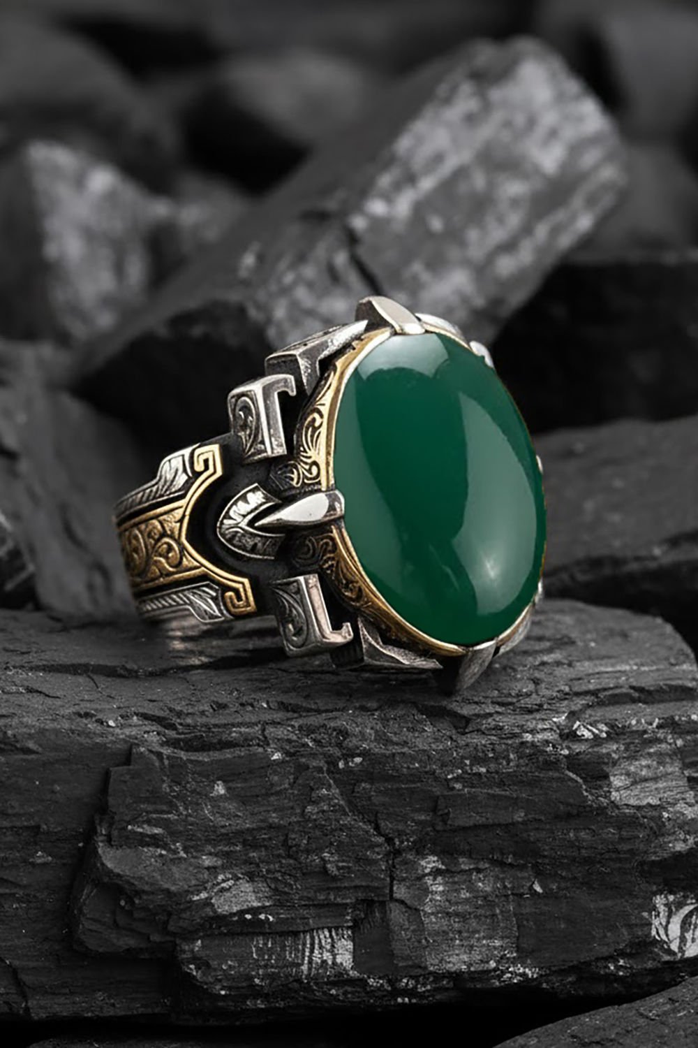 Kalem İşleme Yeşil Akik Taşlı Erkek Yüzüğü