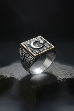 Kare Model Kalem İşlemeli Ay Yıldız Desenli Yüzük