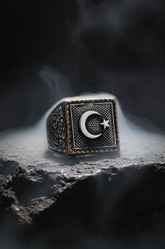 Kare Model Kalem İşlemeli Ay Yıldız Desenli Yüzük