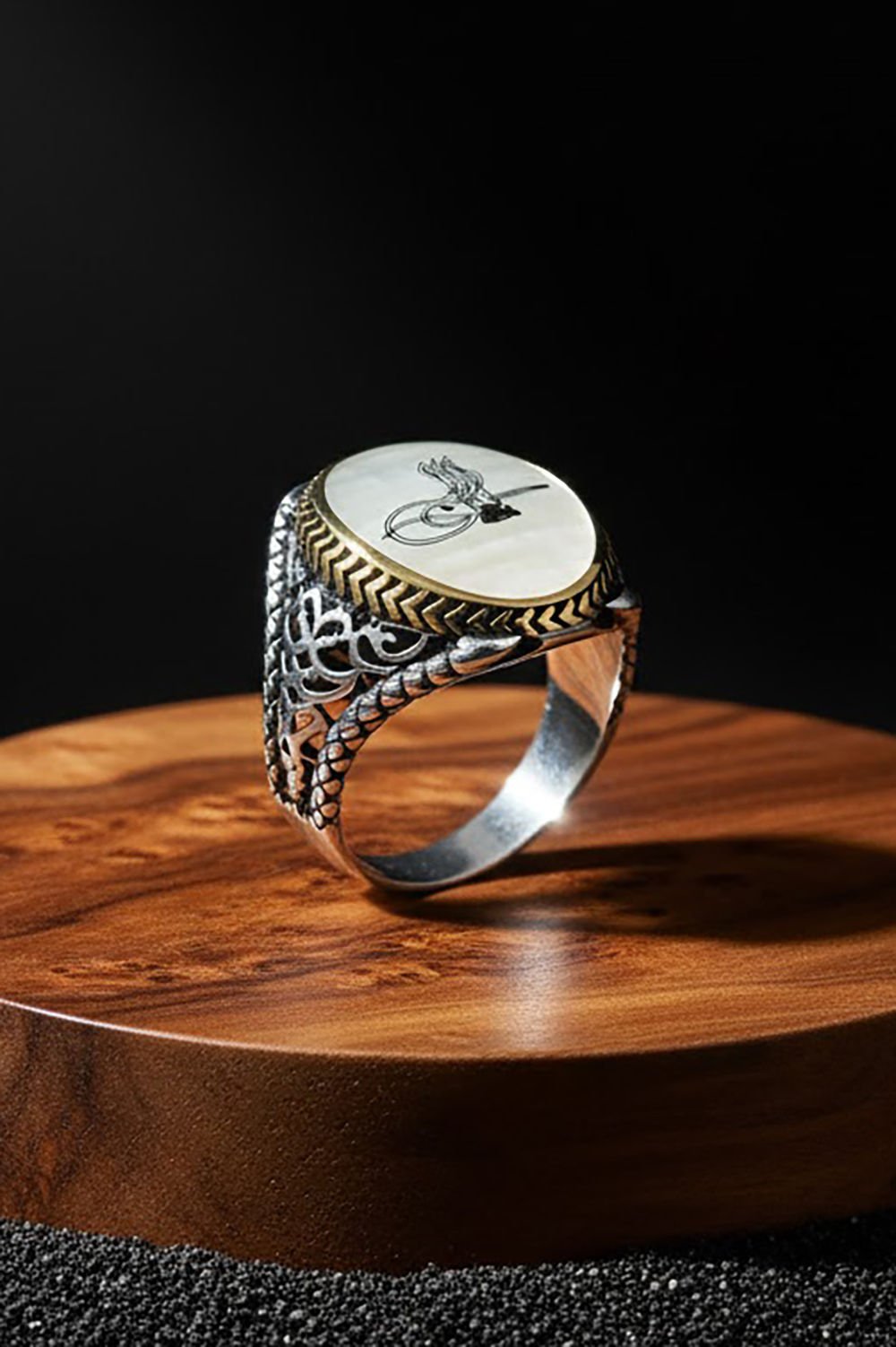 Sedef Taşı Üzerine Tuğra Gümüş Erkek Yüzük