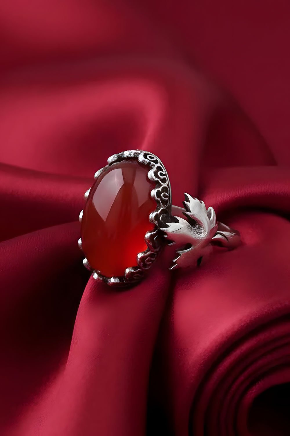 Çınar Yaprağı Model Akik Taşlı El İşi Gümüş Yüzük