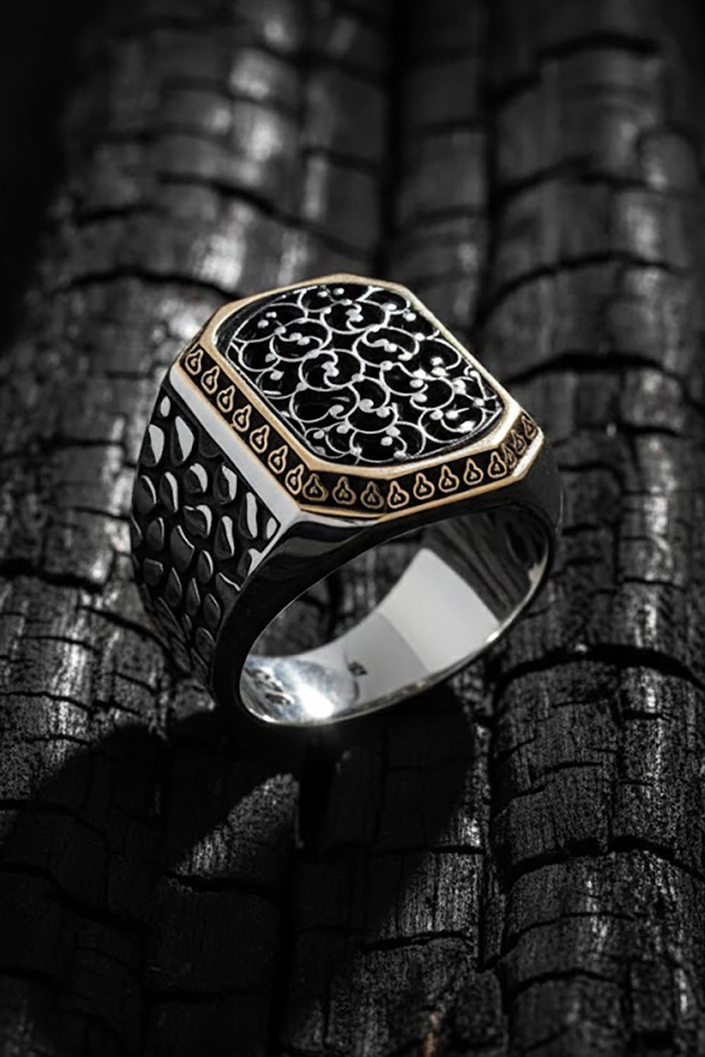 Benekli Model Taşsız Gümüş Yüzük