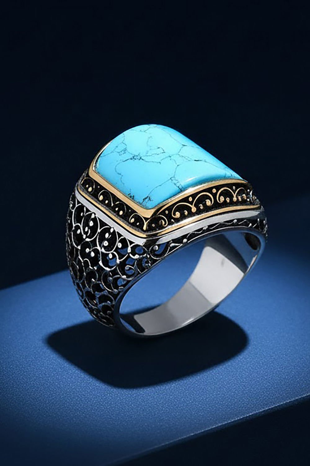 Sarmaşık İşlemeli Firüze Taşlı Gümüş Yüzük
