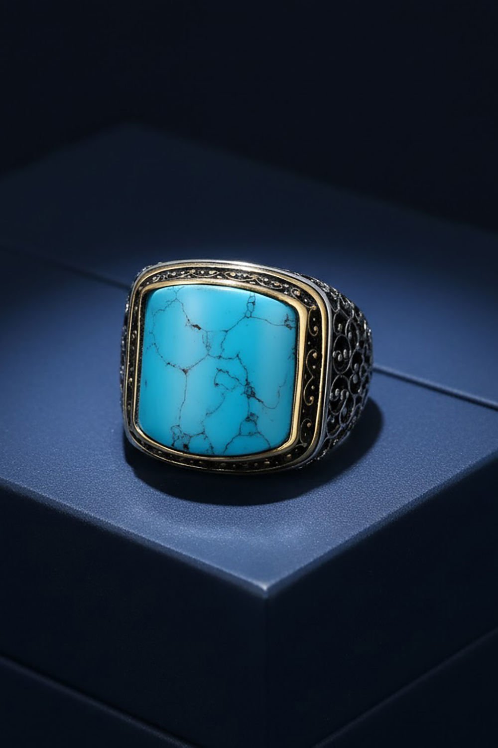 Sarmaşık İşlemeli Firüze Taşlı Gümüş Yüzük