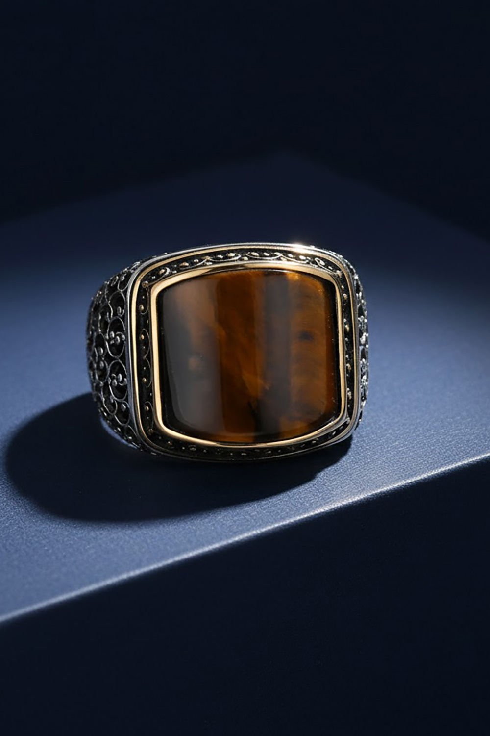 Sarmaşık İşlemeli Kaplangözü Taşlı Gümüş Yüzük