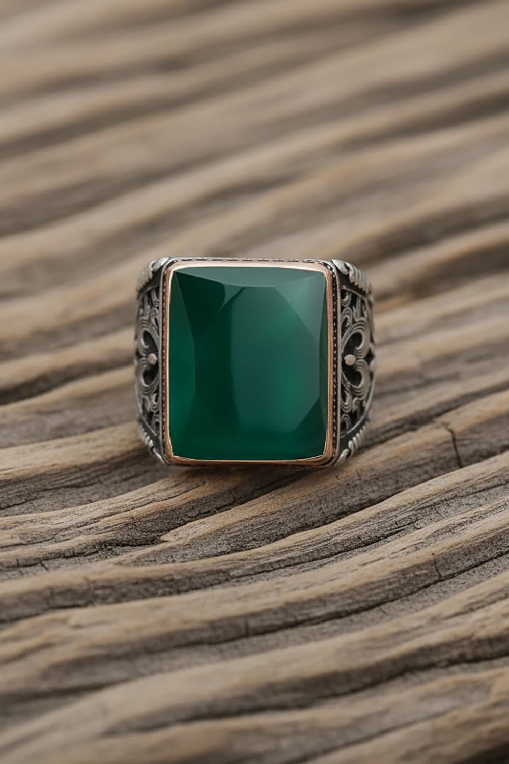 Büyük Boy Dikdörtgen Model Yeşil Akik Taşlı Yüzük
