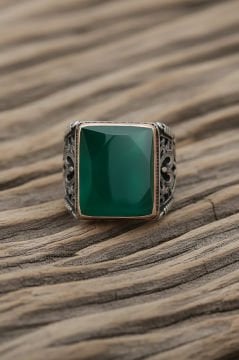 Büyük Boy Dikdörtgen Model Yeşil Akik Taşlı Yüzük