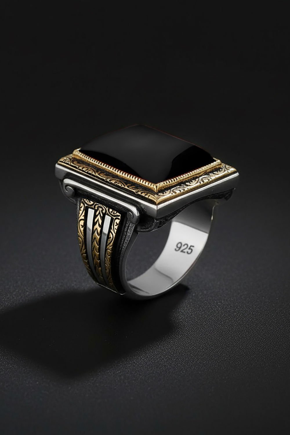 Oniks Taşlı Dikdörtgen Model Kalem İşleme Yüzük