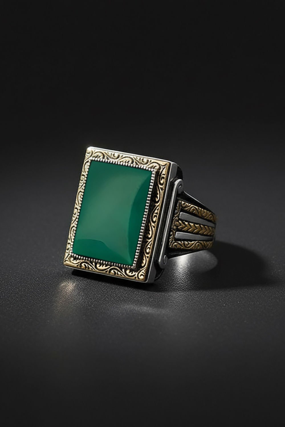 Yeşil Akik Dikdörtgen Kalem İşlemeli Gümüş Yüzük