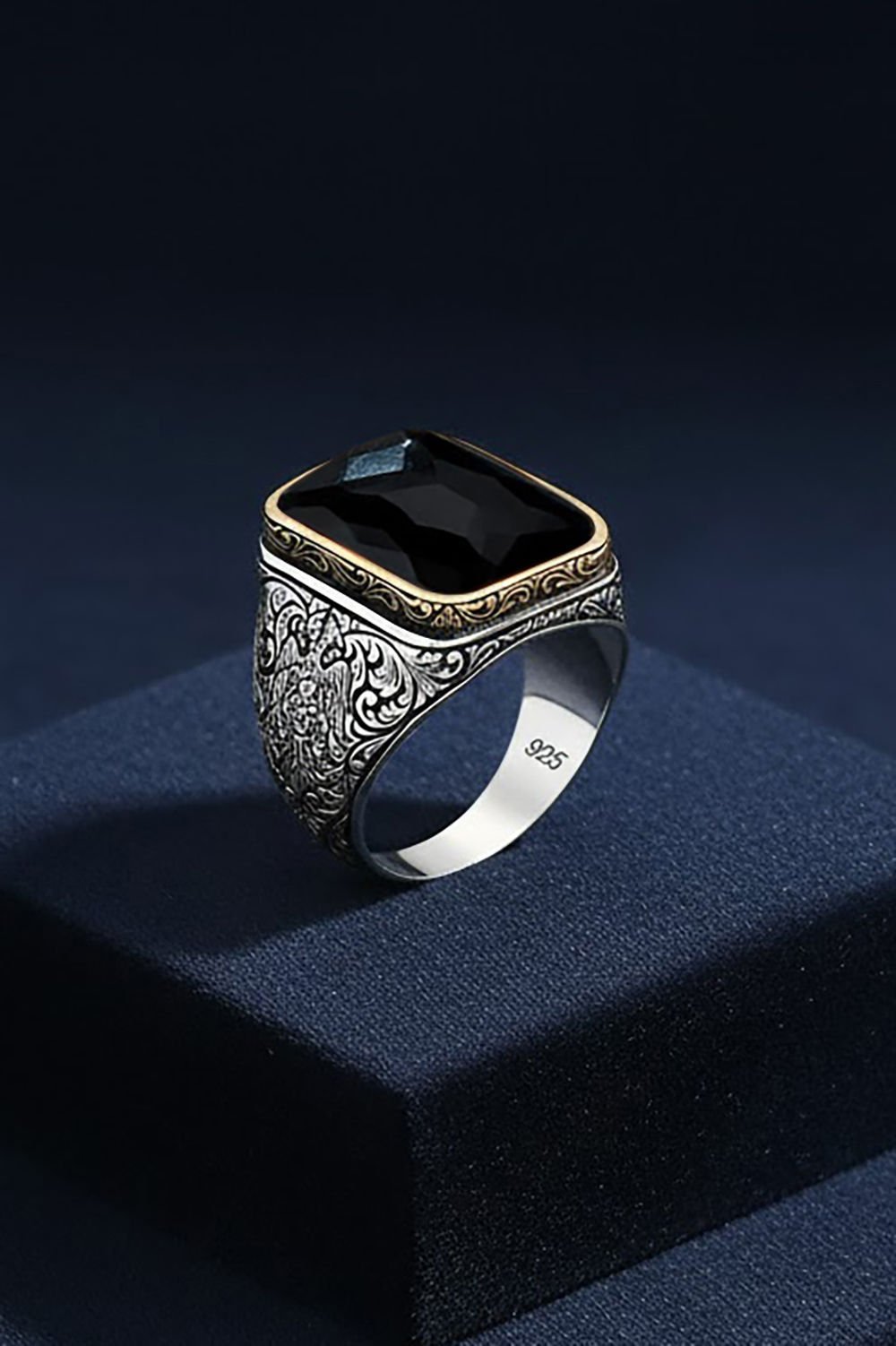 Oniks Taşlı Gümüş Yüzük