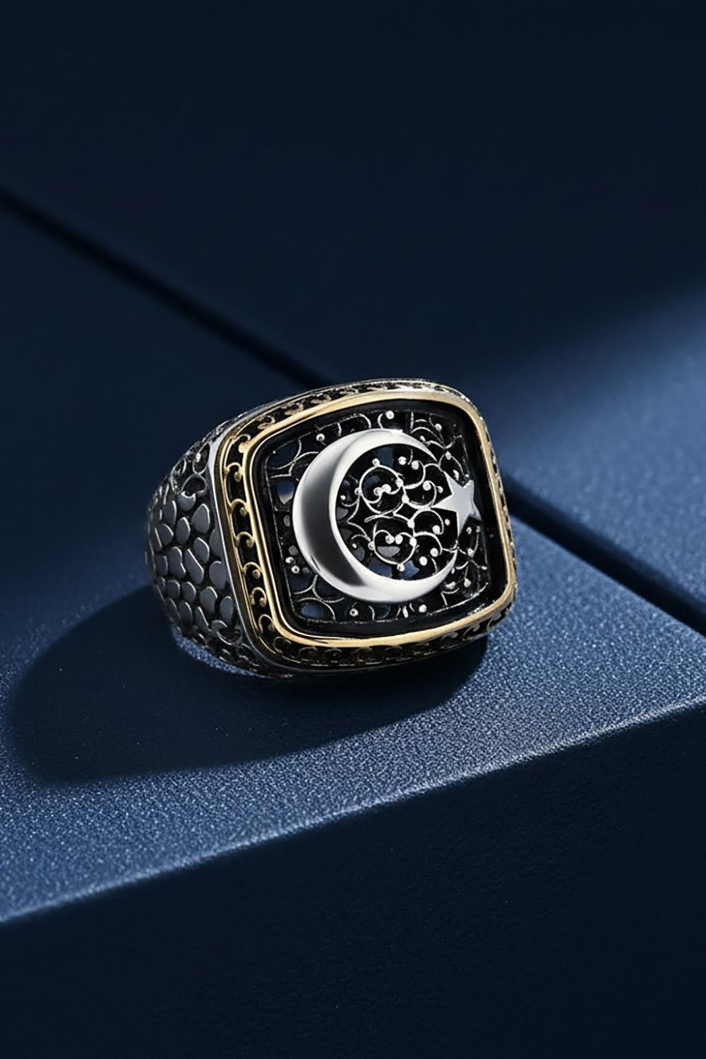 Benekli Model Ay Yıldız Model Taşsız Gümüş Yüzük