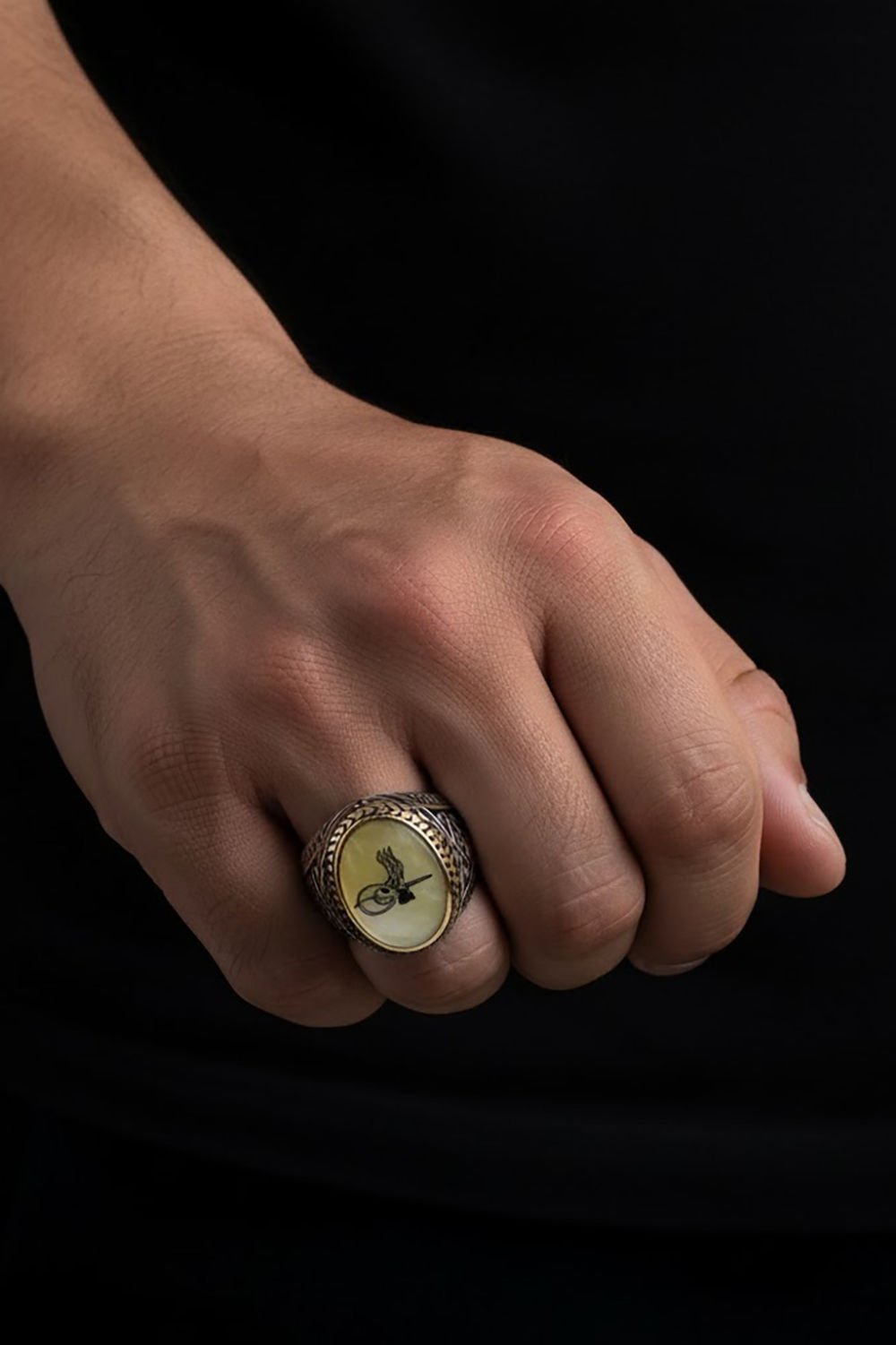 Sedef Taşı Üzerine Tuğra Gümüş Erkek Yüzük