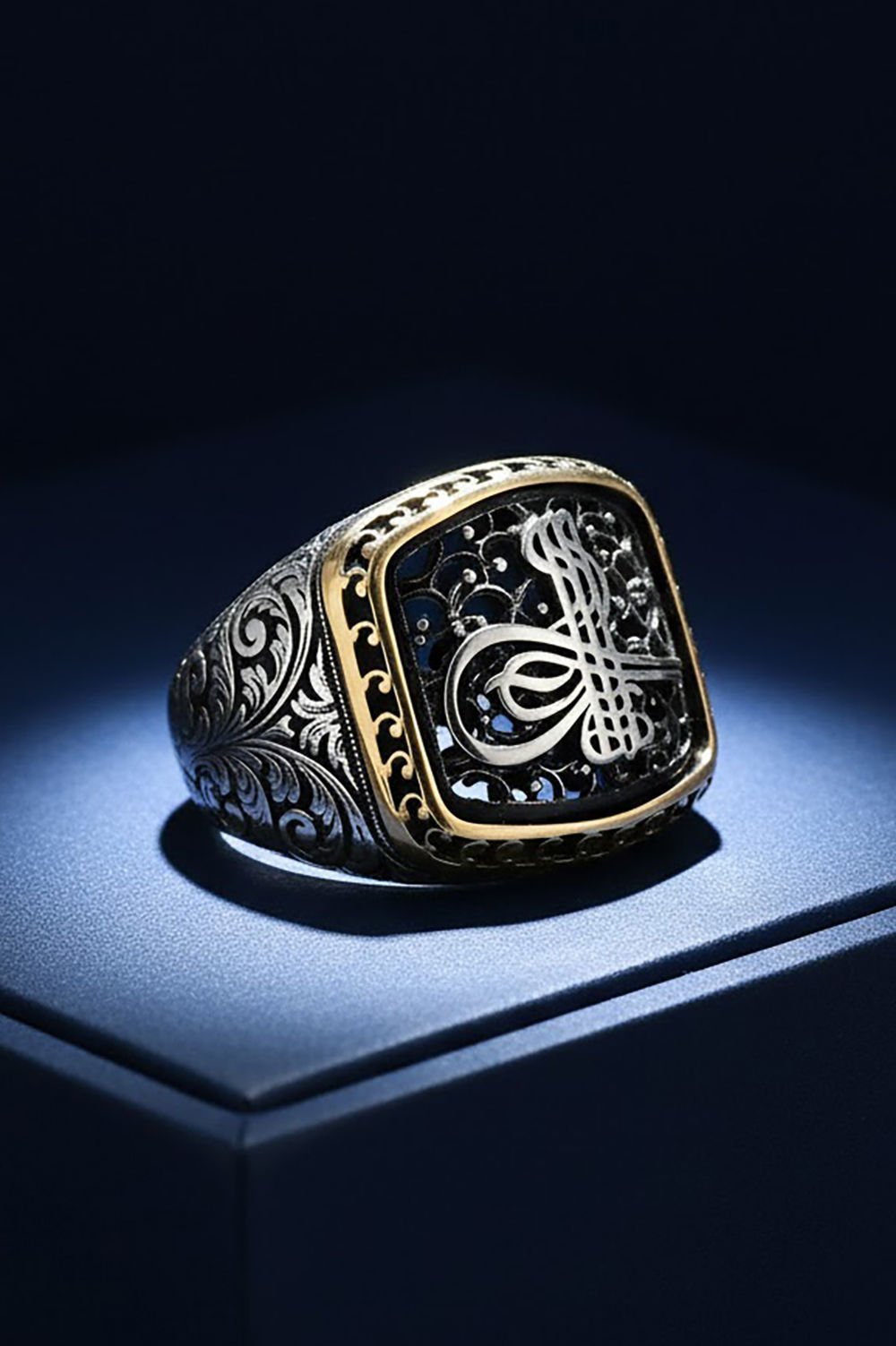 Kalem İşlemeli Tuğra Model Taşsız Gümüş Yüzük