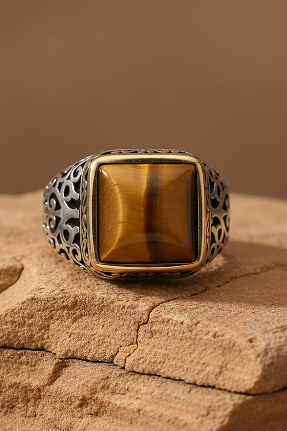 Kare Model Kaplangözü Taşlı Gümüş Erkek Yüzük