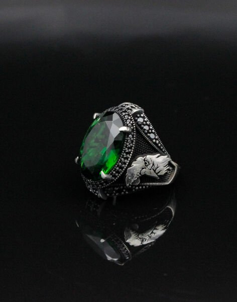 Kartal İşlemeli Yeşil Taşlı Gümüş Erkek Yüzüğü