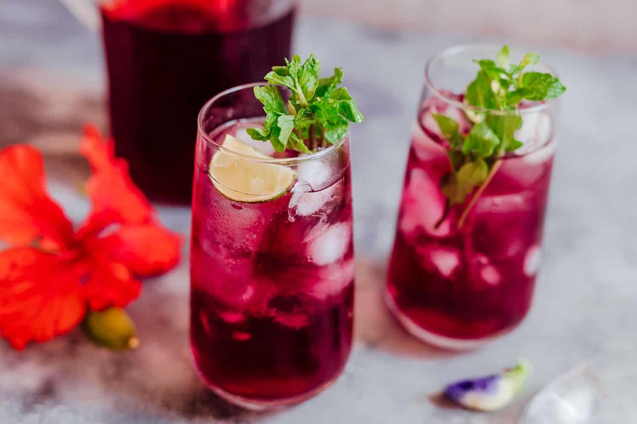 Hibiskus Çayı Nedir? Hibiskus Çayının Faydaları Nelerdir?