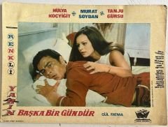 Hülya Koçyiğit - Yarın Başka Bir Gündür - Lobi Kartı