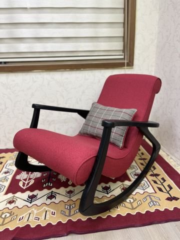 Asedia Ekol Siyah Kırmızı Ahşap Sallanan Sandalye