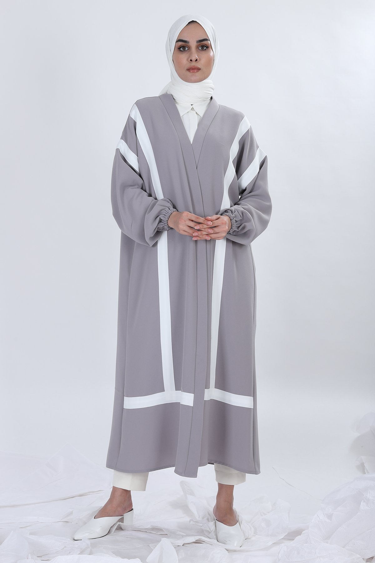 ŞERİTLİ ABAYA BİLEK LASTİKLİ