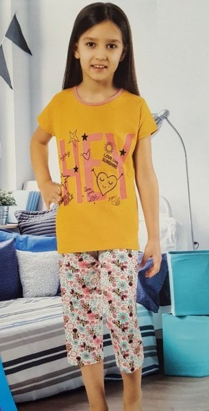 Özlem 950 Kız Çocuk Kısa Kol Kapri Pijama Takımı