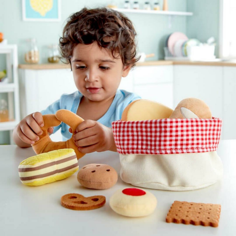 Hape Toddler Oyuncak Ekmek ve Sepeti / Toddler Bread Basket