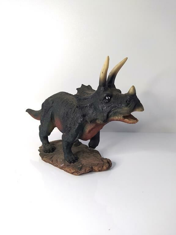 Triceratops Dinazor Hayvan Biblo Heykel Ev Ofis Dekorasyon 3D Görünümlü