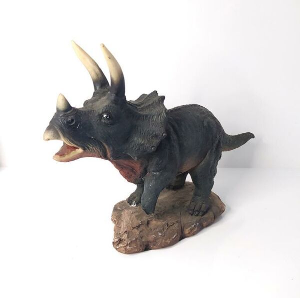 Triceratops Dinazor Hayvan Biblo Heykel Ev Ofis Dekorasyon 3D Görünümlü