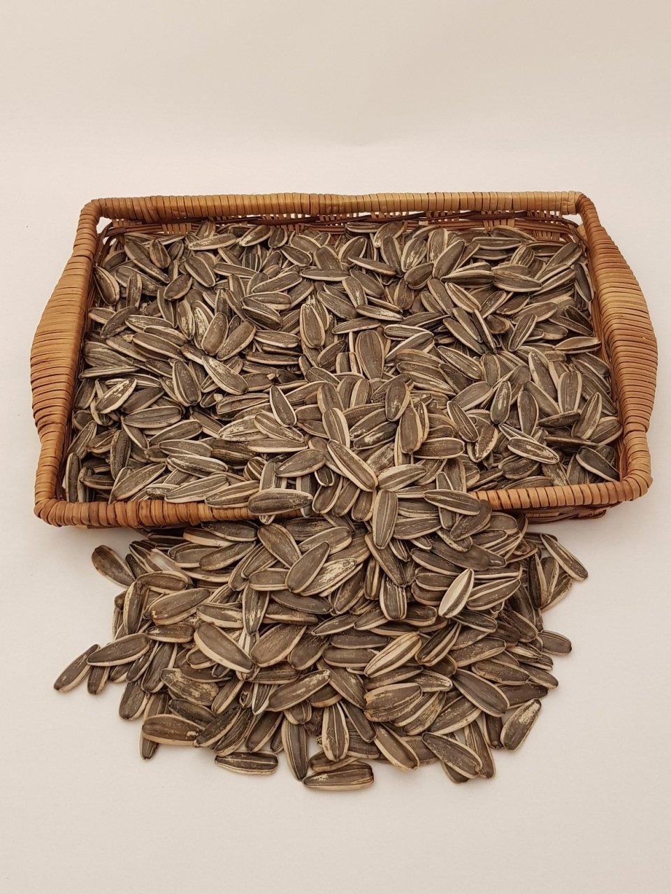 Kavrulmuş Siyah Ayçekirdeği Tuzsuz (Dakota) 400 gr