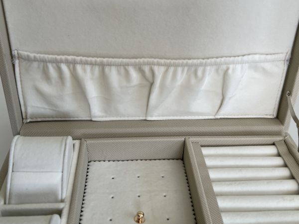 Krem Luxury El Sanatı V.I.P  Mücevharat Takı Kutusu 20x30cm İsminize Özel
