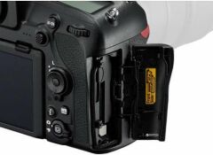 Nikon D850 + 24-120mm f/4 VR Kit