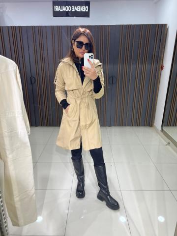 Vitya Bej Trench