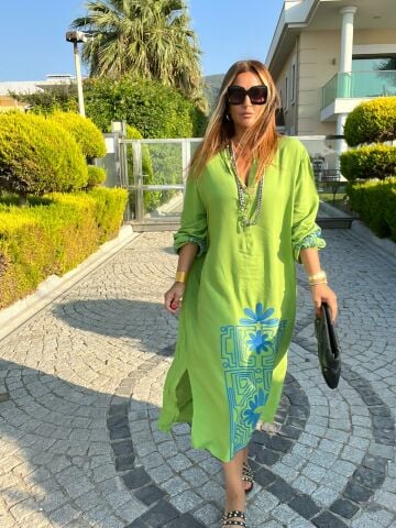 Simsa Kadın Fıstık Yeşil Nakış Detaylı Elbise