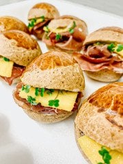 Bresaolalı ve Mangolu Mini Sandwich
