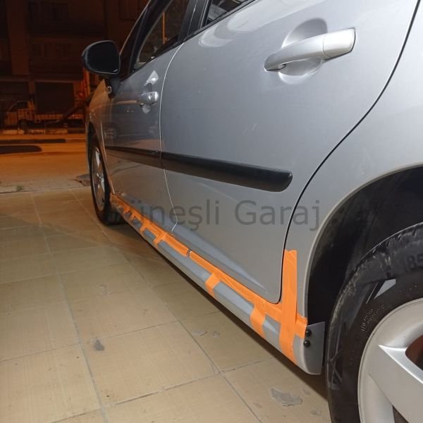 Peugeot 207 Yan Marşpiyel (Plastik)