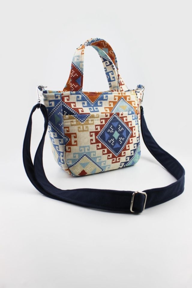 Kilim Desenli Kot Kumaş Fermuar Kapamalı Kadın Küçük Boy Çapraz Omuz Çantası 26x20x11 Cm