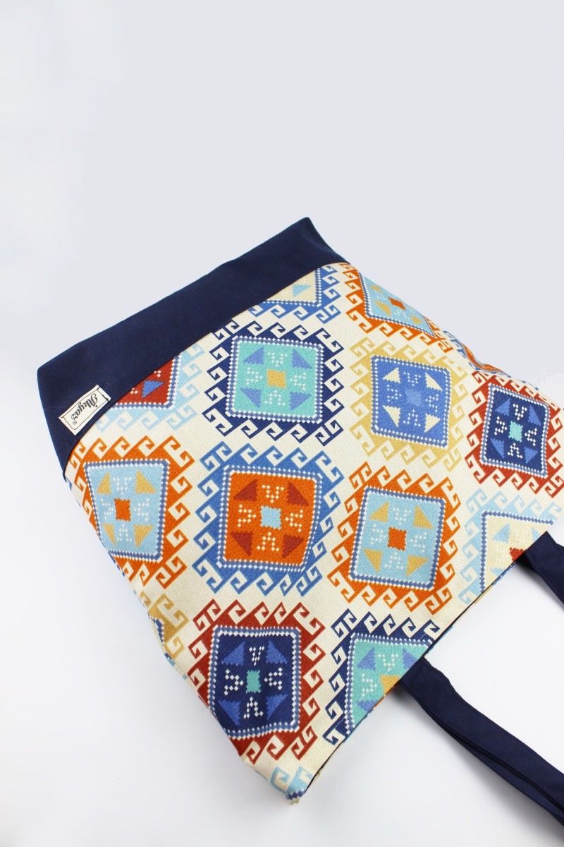 Kilim Desenli Lacivert Kot Kumaş Fermuar Kapamalı Kadın Büyük Boy Omuz Çantası 30x35x12