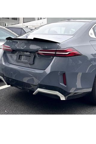 BMW 5 Serisi G60 G68 i5 Uyumlu M4 Yarasa Pianoblack Spoiler