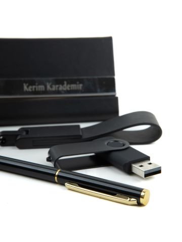 Kişiye Özel Tükenmez Kalem - Kartvizitlik Siyah - Deri Anahtarlık - USB Bellek 16 GB