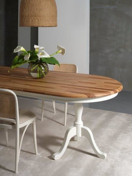 Oceanside Ovale Dining Table