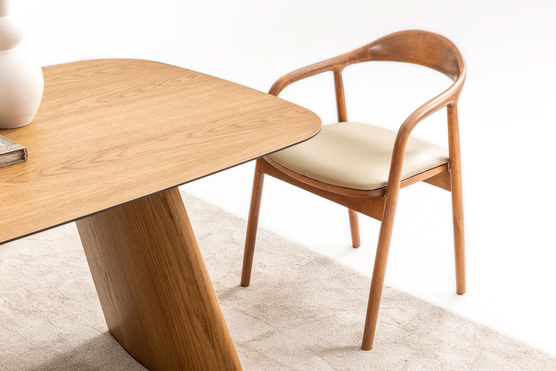 Delta Ceviz Yemek Odası