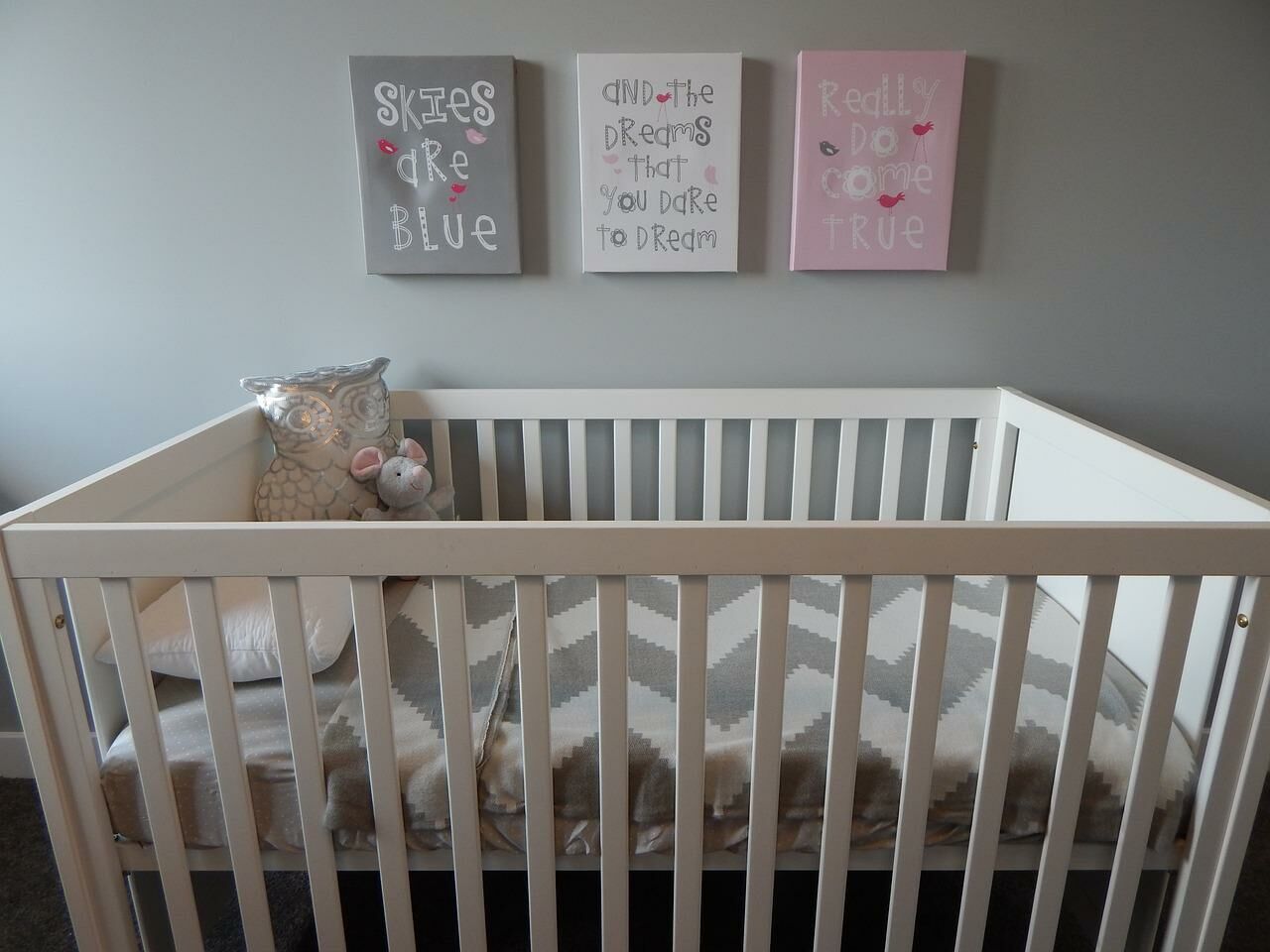 Bebek Odası Güvenliği: Bebeğinizi Nasıl Güvenli ve Sağlam Tutarsınız