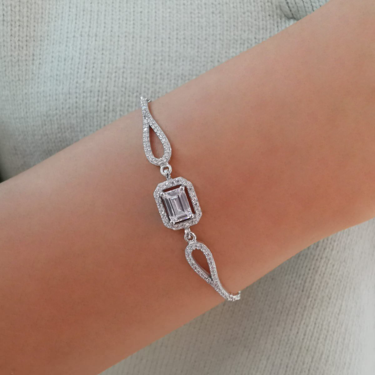 Baget Taşlı Gümüş Bileklik Prenses Kesim Rodyum