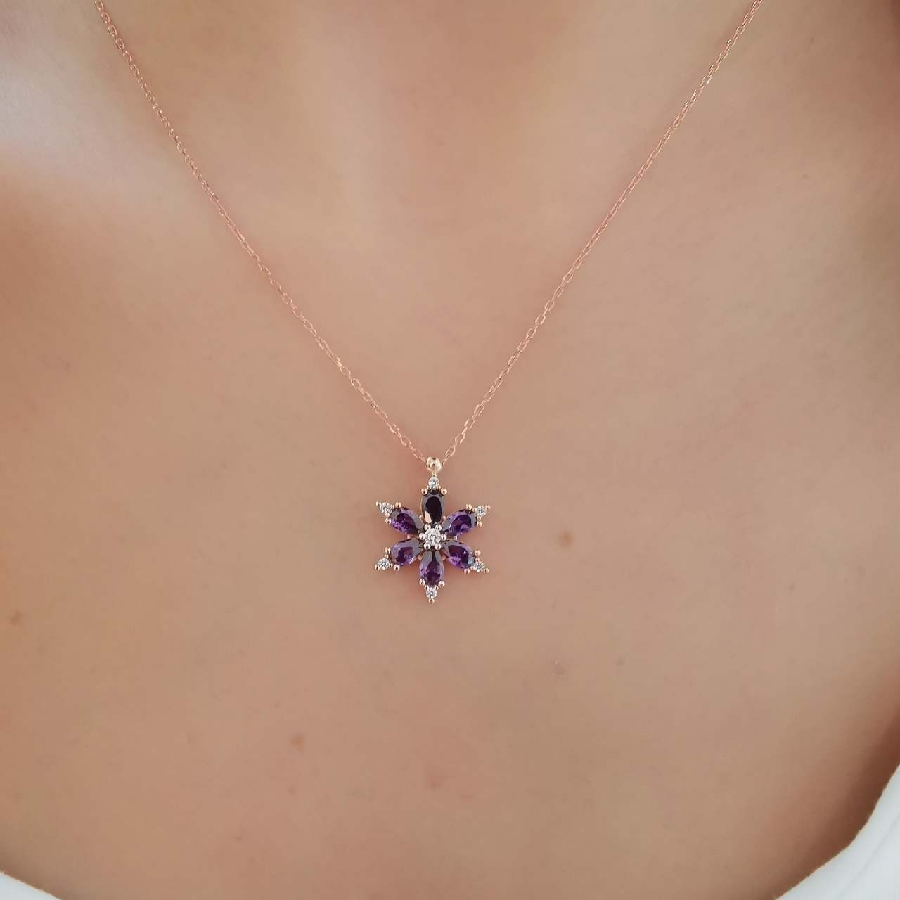 Ametist Taşlı Gümüş Lotus Çiçeği Kolye