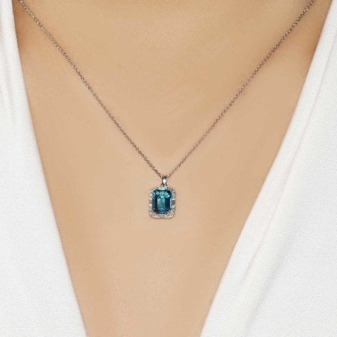 2,00 Karat Pırlantalı Blue Topaz Kolye F Renk